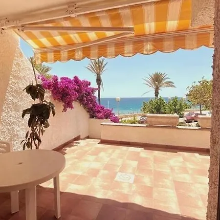 Casascostadorada Ametlla De Mar Casa Primera Linea Holiday home L'Ametlla de Mar